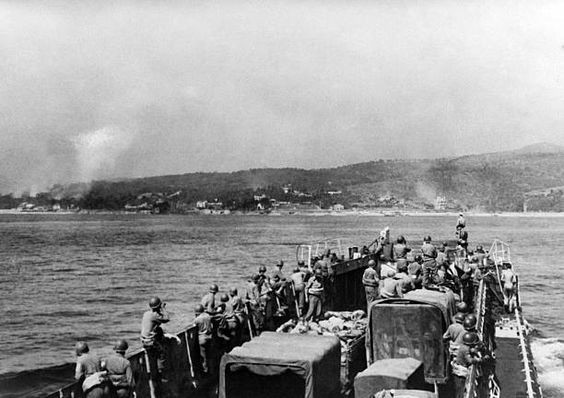 Débarquement allié à l'est de Toulon le 15.08.44 (source S. Bacchi)