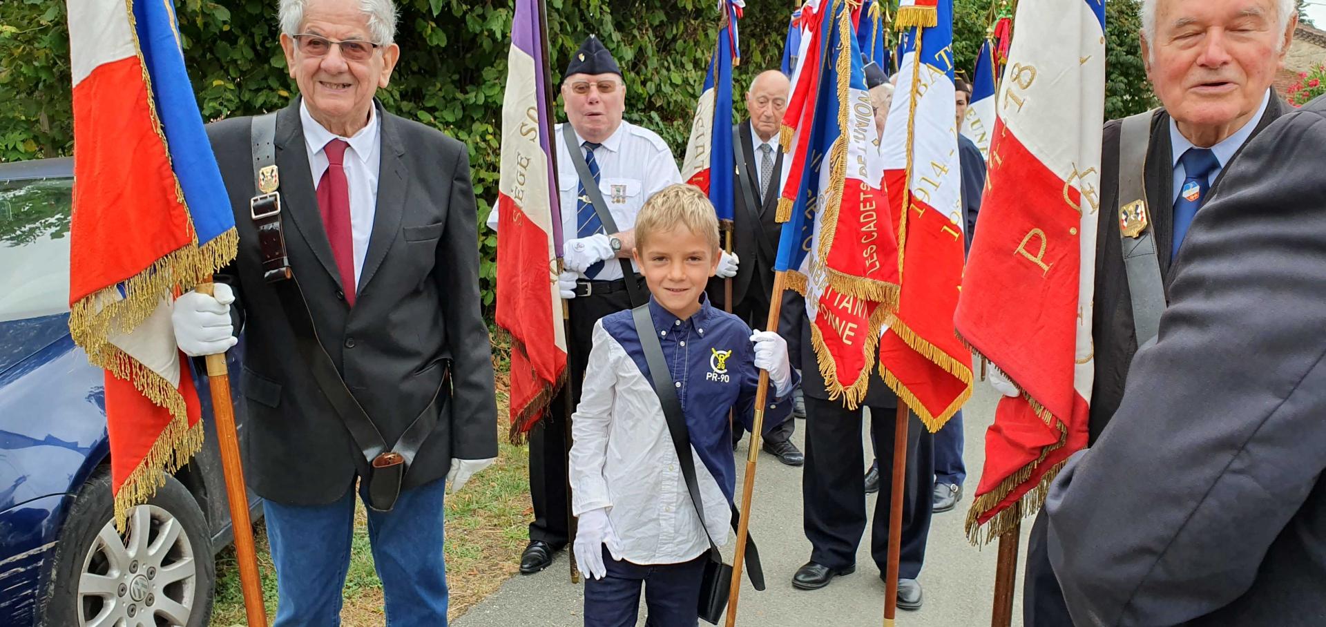 Edouardo, notre jeune porte-drapeau de 8 ans